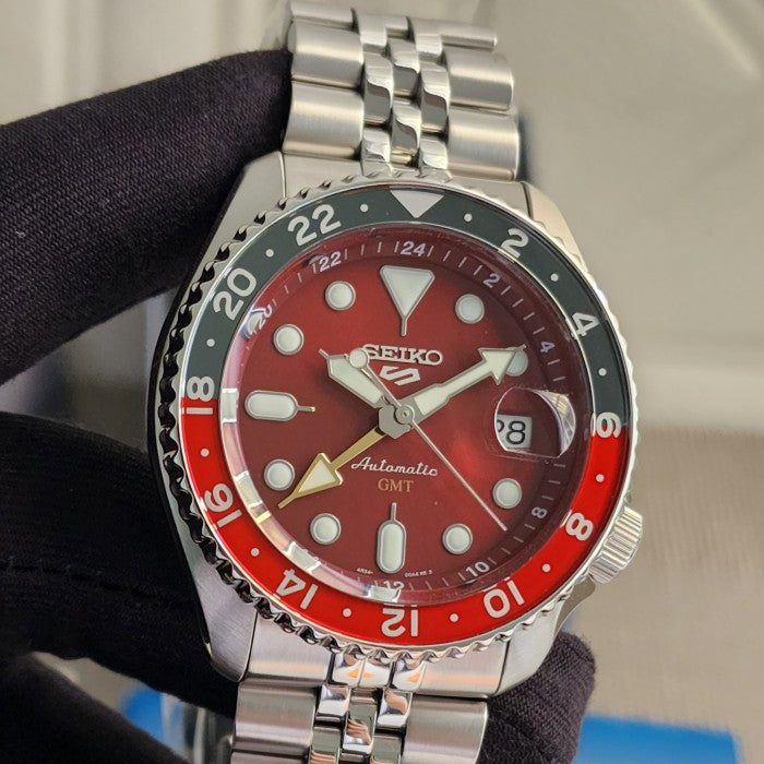 Seiko 5 Sports Thong Sia Limited Edition Red Dial Silver Steel Strap Watch For Men - SSK031K1 - Image 7